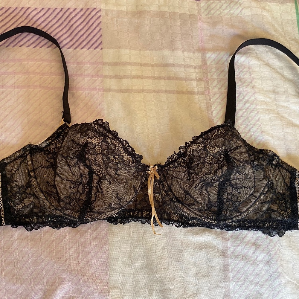 Heidi Klum black lace bra 34D
